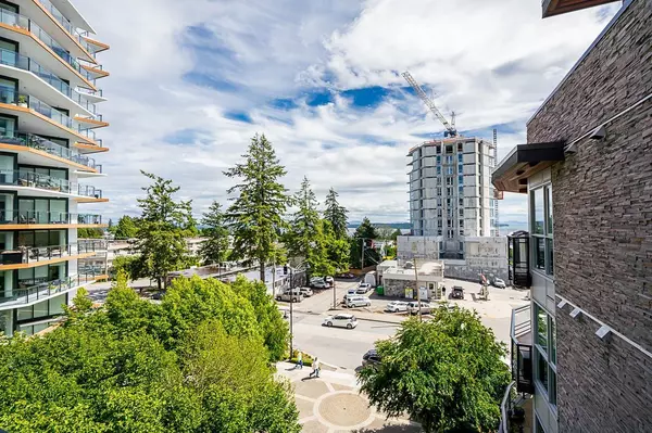 White Rock, BC V4B3Z5,1420 JOHNSTON #405