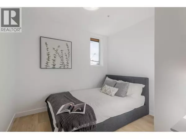 4933 CLARENDON ST #204, Vancouver, BC V5R3J3