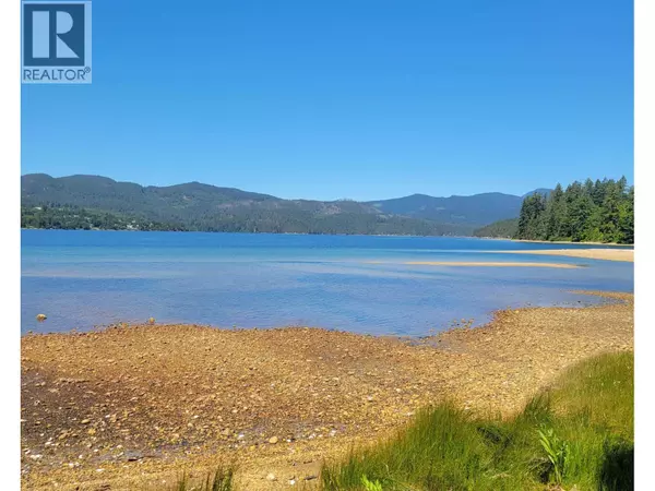 Sechelt, BC V7Z0L3,6279-6283 SECHELT INLET ROAD