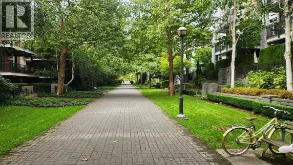 Vancouver, BC V6T2K7,6279 EAGLES DR #114