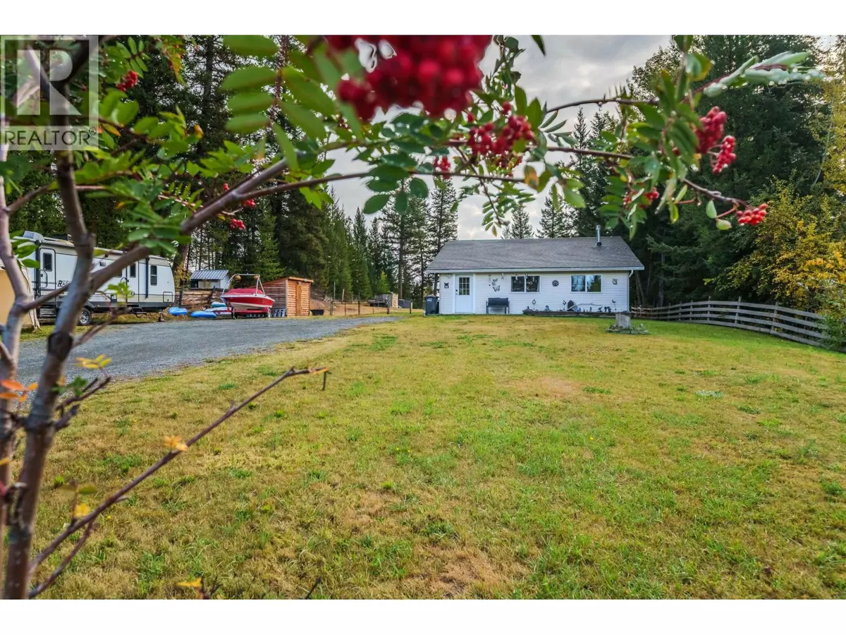 Horse Lake, BC V0K2E3,6395 YOUNG ROAD