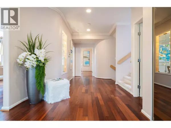 Vancouver, BC V6R3A7,4255 W 15TH AVENUE