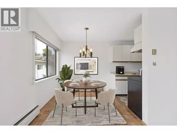 North Vancouver, BC V7L1L3,155 East 5TH ST #211