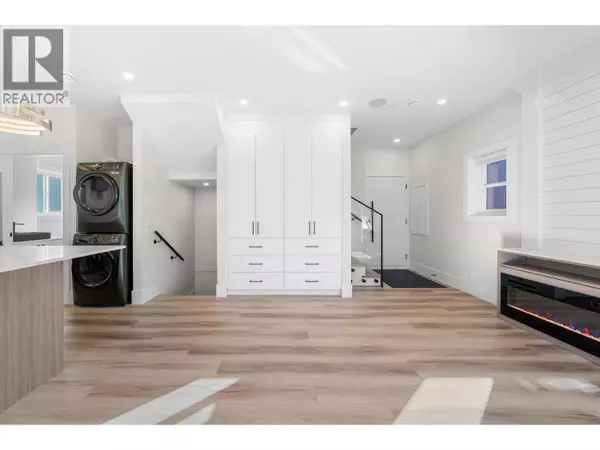 Vancouver, BC V5N5J1,4318 NANAIMO STREET