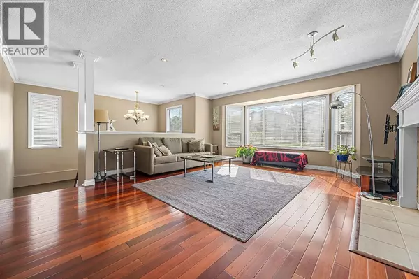 Burnaby, BC V5G1G3,5453 NORFOLK STREET