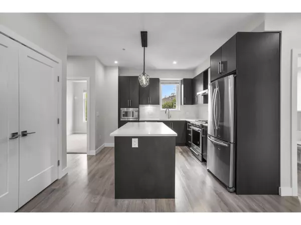 Surrey, BC V3Z1H3,15436 31 #306