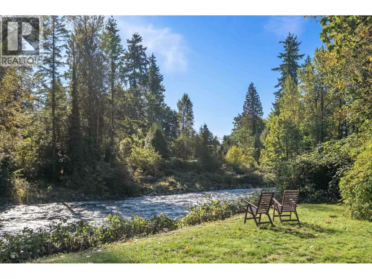 North Vancouver, BC V7J2J6,682 SEYMOUR BOULEVARD