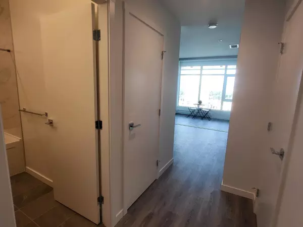 Surrey, BC V3T0S1,13350 CENTRAL #3305