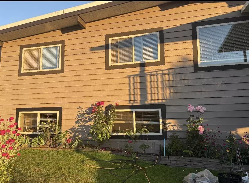 11010 86A AVENUE, Delta, BC V4C2Y2