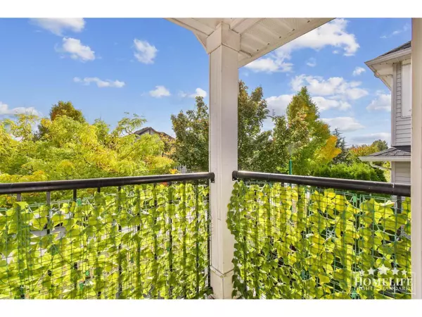 Surrey, BC V4N5Y7,Coach House 7052 195 STREET