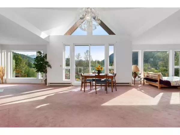 Harrison Hot Springs, BC V0M1K0,378 ESPLANADE AVE #317