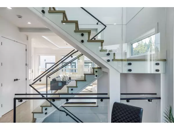 Langley, BC V2Y3S7,7120 204 STREET