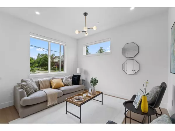 Langley, BC V2Y4K4,20993 83 AVENUE