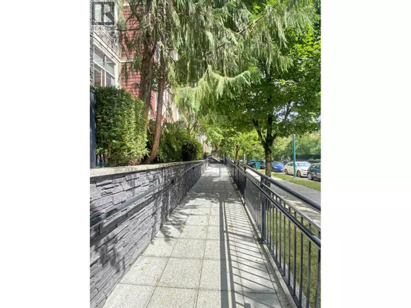 Port Coquitlam, BC V3C0B3,2477 KELLY AVE #102