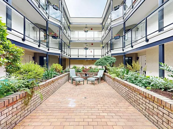 1467 MARTIN #106, White Rock, BC V4B3W8