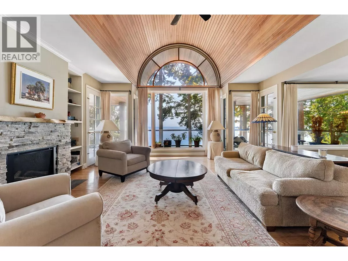 Bowen Island, BC V0N1G2,1251 FAIRWEATHER ROAD