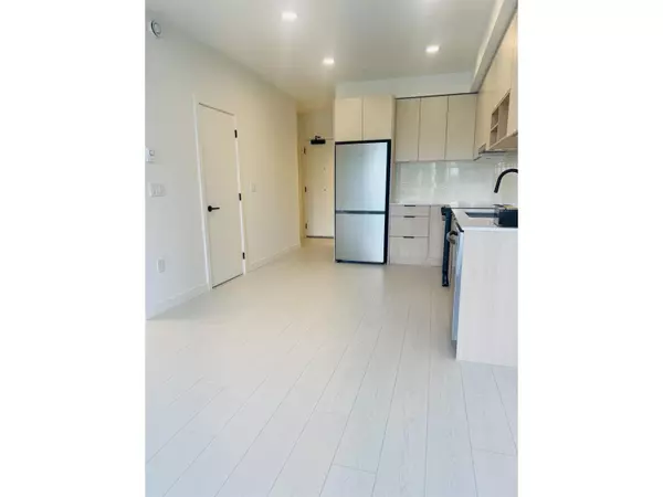 10488 138A STREET #309, Surrey, BC V3T4L3