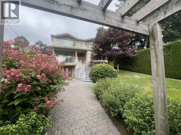 Ground Level-1481 PALMERSTON, West Vancouver, BC V7T2H8