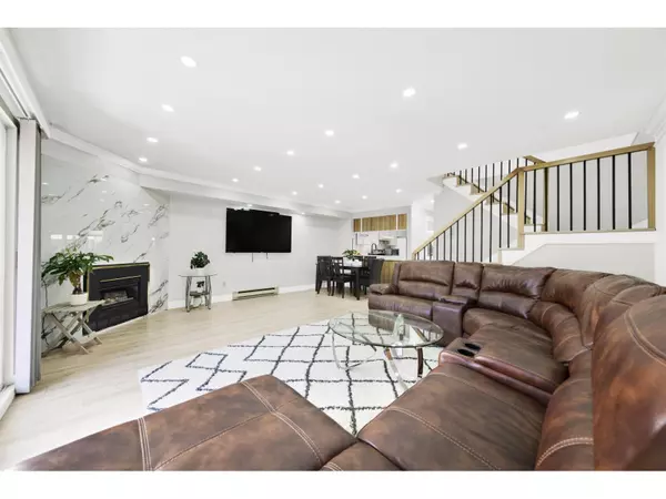 7560 138 #2, Surrey, BC V3W0A9