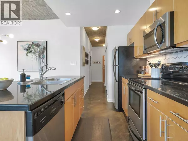 Vancouver, BC V6A4L9,919 STATION ST #306