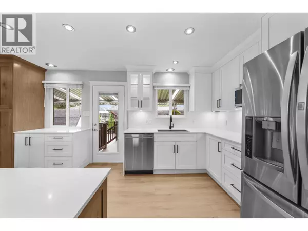 Maple Ridge, BC V2X2C8,21554 BERRY AVENUE