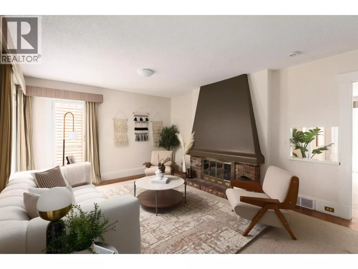 Vancouver, BC V6R2T6,4138 W 13TH AVENUE