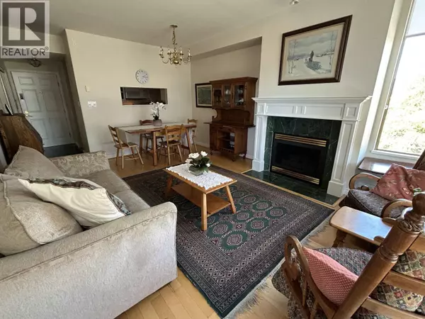 Vancouver, BC V6R4R4,2580 TOLMIE ST #403
