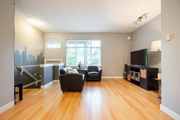 Surrey, BC V3T0E3,13899 LAUREL #4