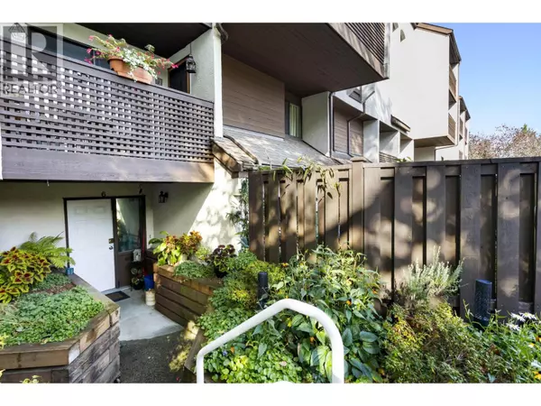 New Westminster, BC V3L5L7,340 GINGER DR #6