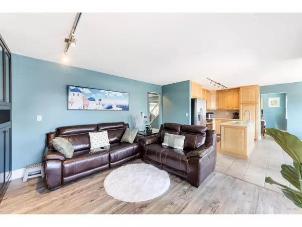 White Rock, BC V4B5H8,15552 VISTA DRIVE