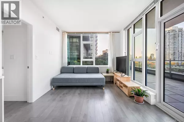 Burnaby, BC V3N0H2,7303 NOBLE LN #402