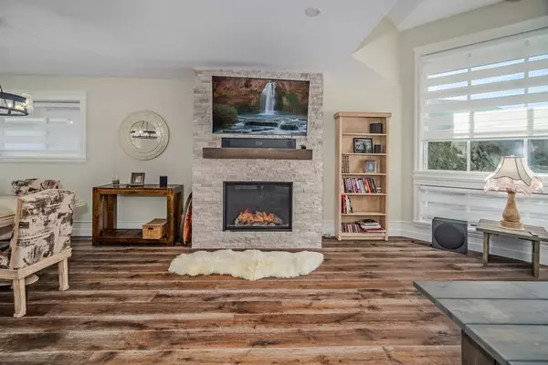 Surrey, BC V3S8C6,6238 191A STREET