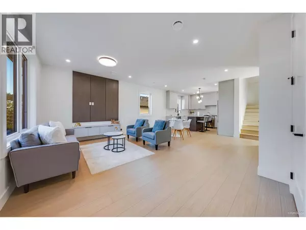 4211 GRAVELEY ST #3, Burnaby, BC V5C3T7