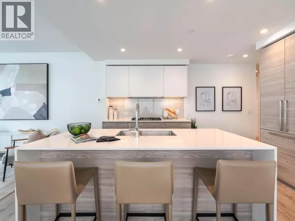680 QUAYSIDE DR #3004, New Westminster, BC V3M0P2