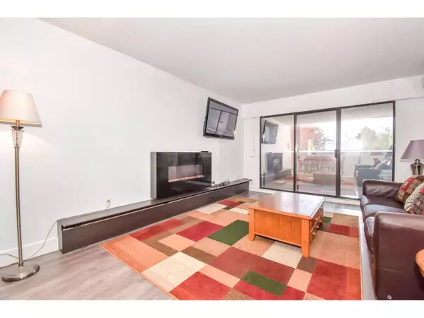 White Rock, BC V4B4B2,1320 FIR #307