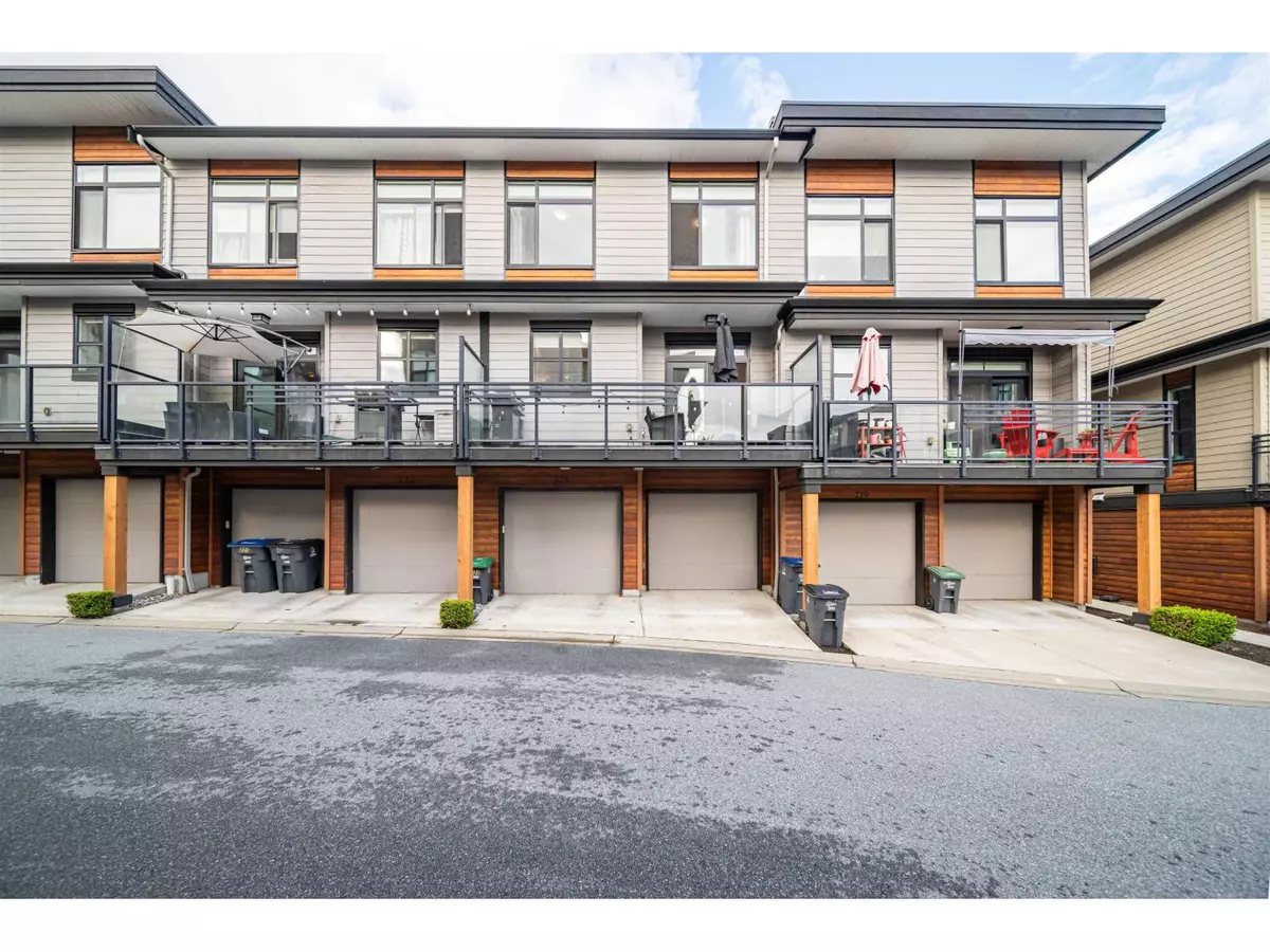 Surrey, BC V3S6X6,16488 64 #220