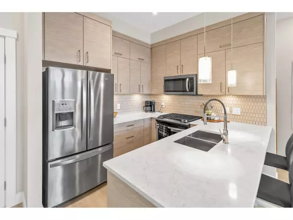 Abbotsford, BC V2S0L7,2120 GLADWIN ROAD RD #408