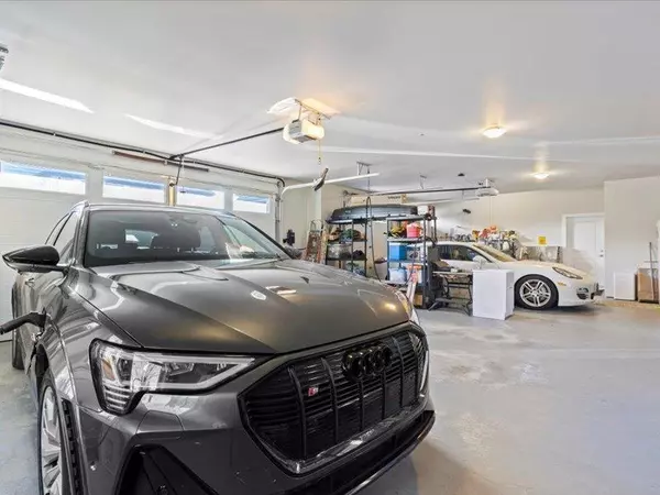 Abbotsford, BC V3G3B3,2453 EAGLE MOUNTAIN DRIVE