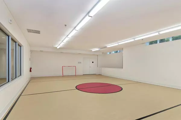 Surrey, BC V3Z1J1,2070 OAK MEADOWS DR #42