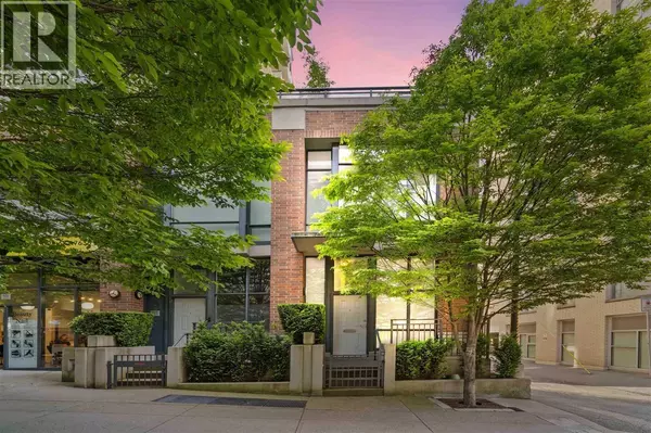 555 HELMCKEN STREET, Vancouver, BC V6B5H7