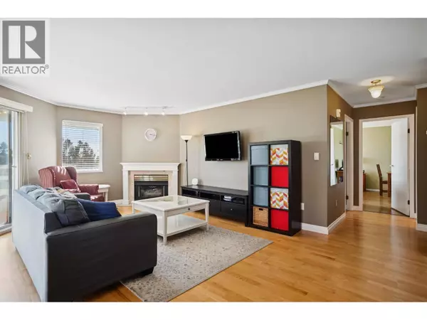 Burnaby, BC V5J1T1,5350 VICTORY ST #304