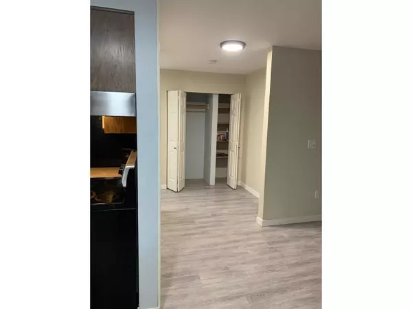 Abbotsford, BC V2S6V7,2684 MCCALLUM #307