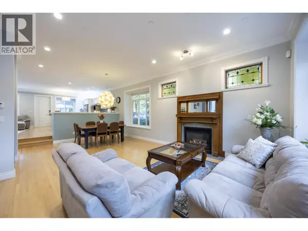 Vancouver, BC V6R2X7,4203 W 14TH AVENUE