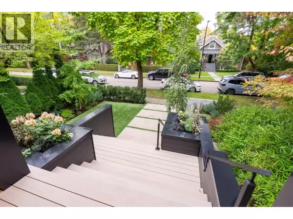 Vancouver, BC V6N1A9,5938 ELM STREET