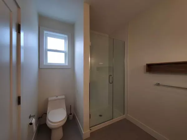 Surrey, BC V4A0C6,1670 160 STREET