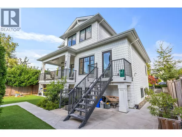 North Vancouver, BC V7L3A8,345 E 20TH STREET