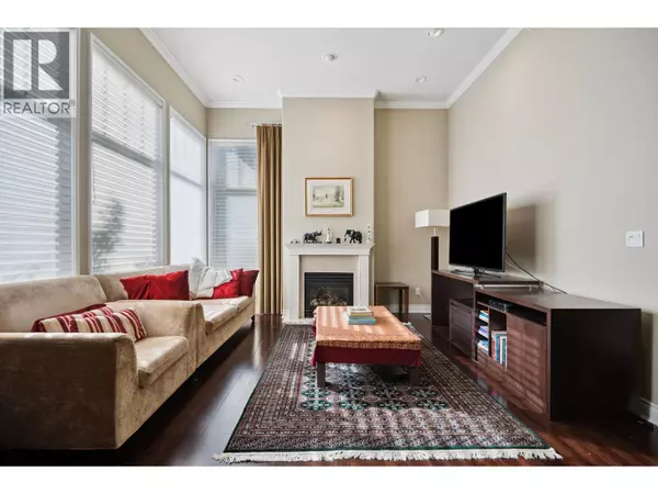 West Vancouver, BC V7S1H8,1271 3RD STREET