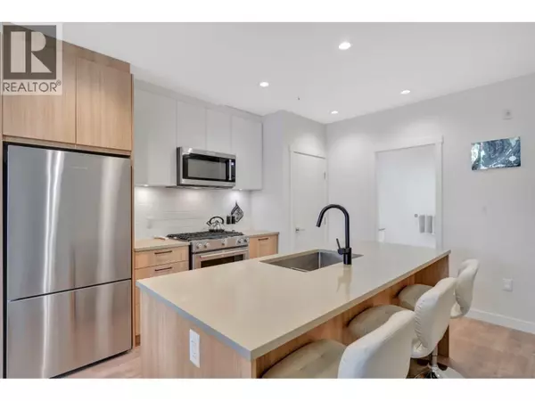 Coquitlam, BC V3J0J5,707 COMO LAKE AVE #311