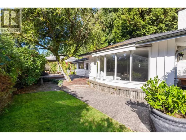 West Vancouver, BC V7V3M9,4110 BURKERIDGE PLACE