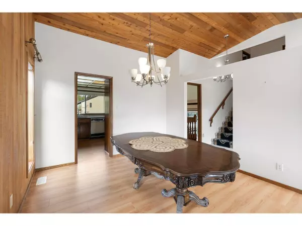 Delta, BC V4E2P1,11417 SOMERSET CRESCENT